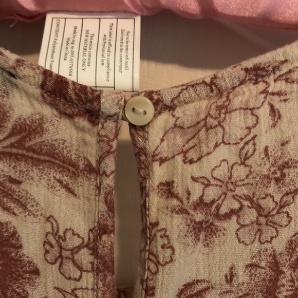 American Eagle  Sleeveless Crinkle top Size M - Picture 3 of 6